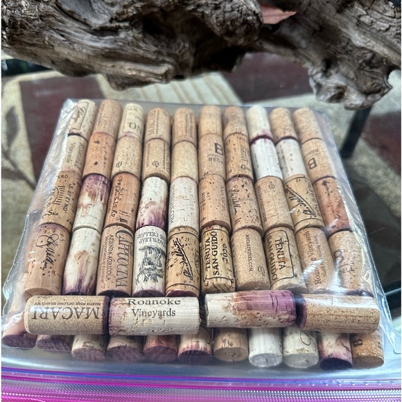 Natural Used Wine Corks for crafting - Picture 1 of 1